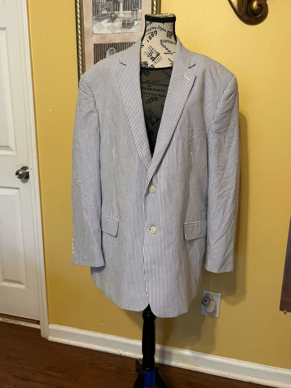 Saddlebred Blue & White Seersucker jacket size 50 R